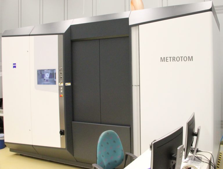 Neuer Metrologischer 3-D-Röntgencomputertomograf Zeiss Metrotom 1500 für die geometrische Messtechnik am Lehrstuhl für Fertigungsmesstechnik