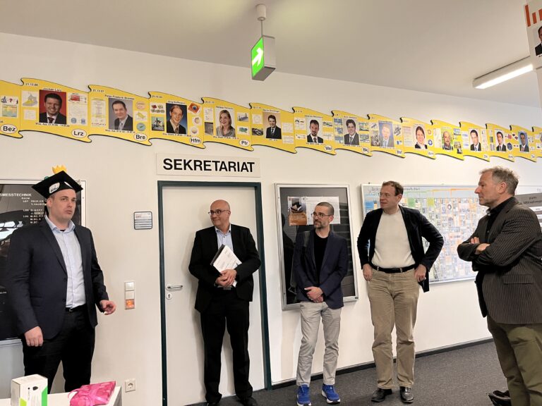 Herr Andreas Müller schließt seine Promotion erfolgreich ab